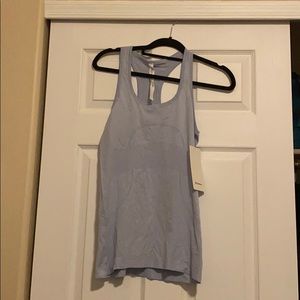 Lululemon workout top